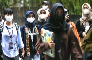 Read more about the article PB PAPDI Imbau Masyarakat Kembali Gunakan Masker, Terutama selama Liburan