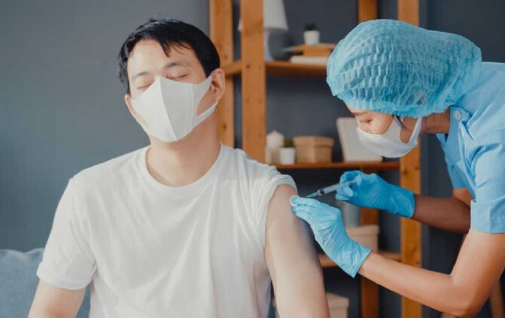 Read more about the article Seberapa Penting Imunisasi bagi Orang Dewasa? Mampu Cegah 20 Penyakit Mematikan Ini